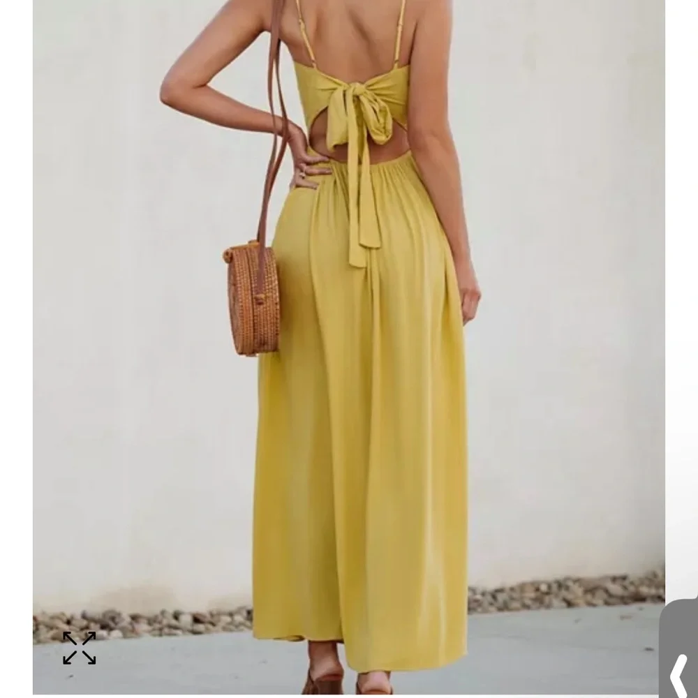 NWT CUPSHE Women's Front Twist & Keyhole
Maxi Beach Dress Size Small - Picture 5 of 6